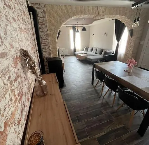 Maison Centre 3 * كاليه